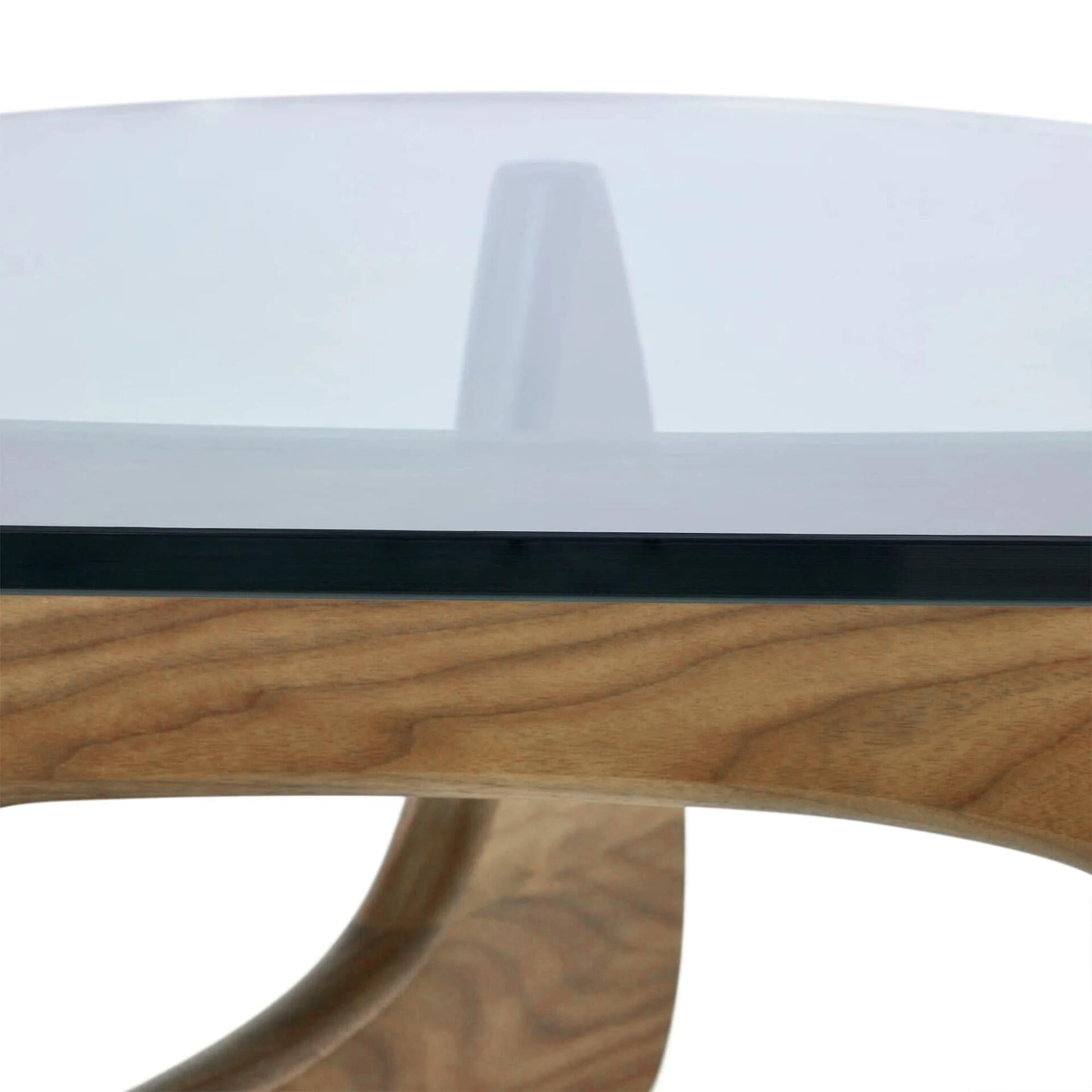 Lume Sculpted Base Table – Replica