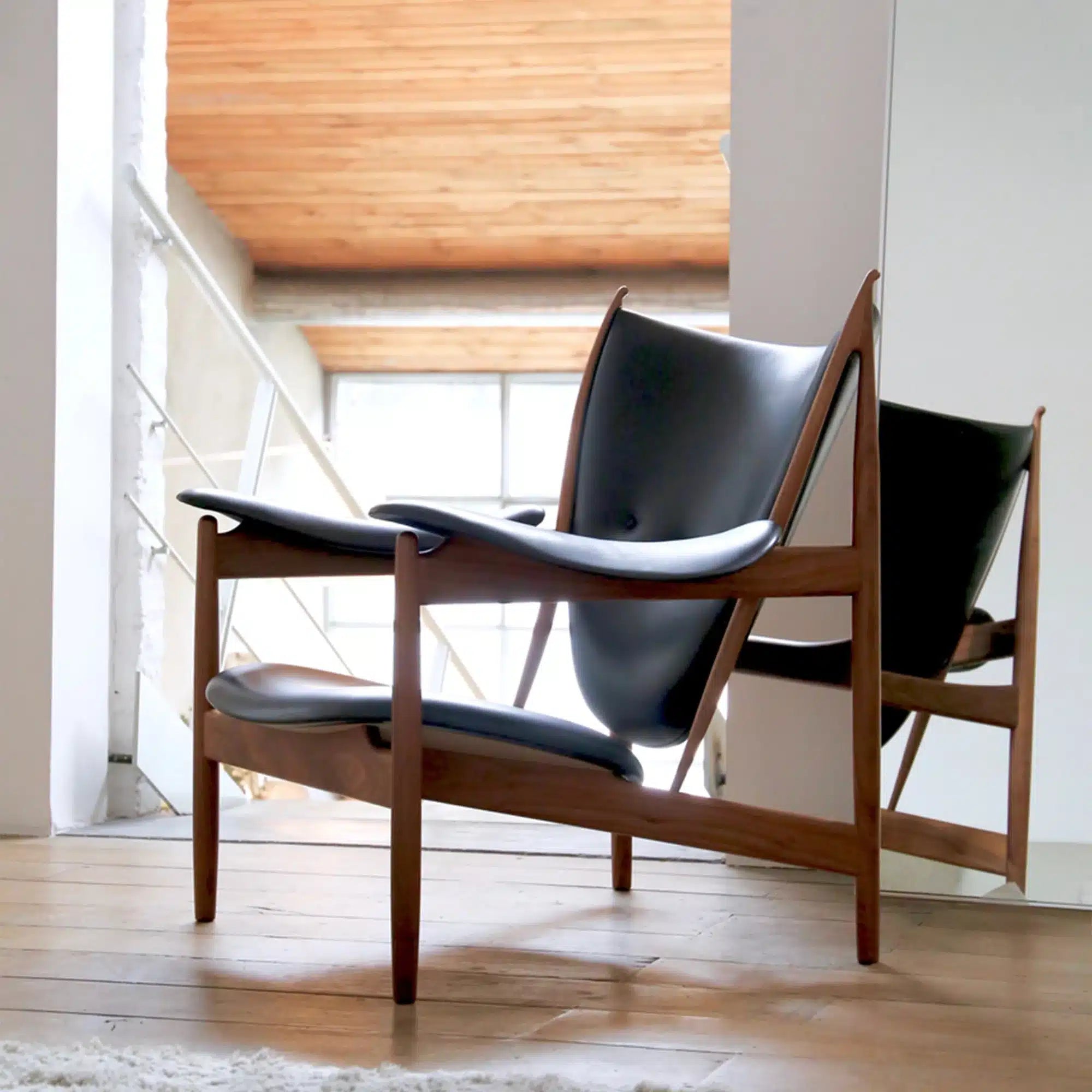 Lume Sovereign Chair – Replica