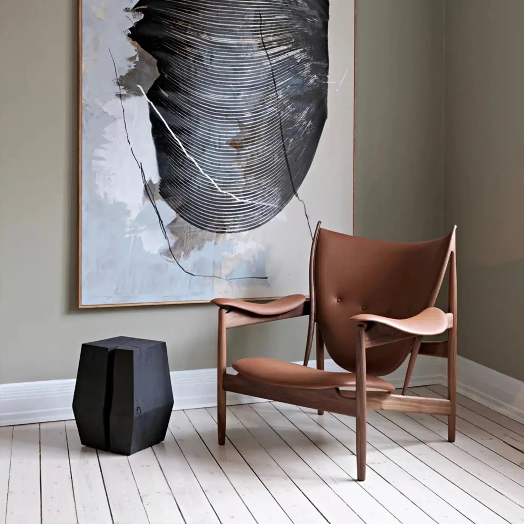 Lume Sovereign Chair – Replica